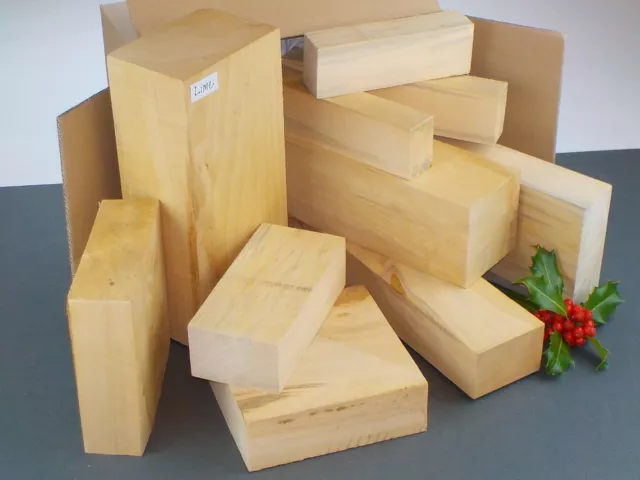 Cajas de regalo talladas en madera. Selección de cal y especies mixtas tamaños variados madera de lubina