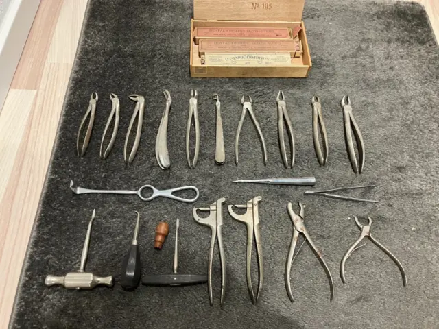 altes Zahnarztbesteck Werkzeug Instrumente Zahnzange Wurzelheber Konvolut antik