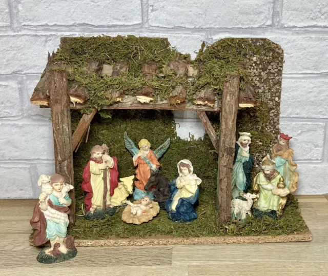 Vintage NATIVITY SCENE Set 11 PORCELAIN FIGURES XG237 Wooden Stables Boxed