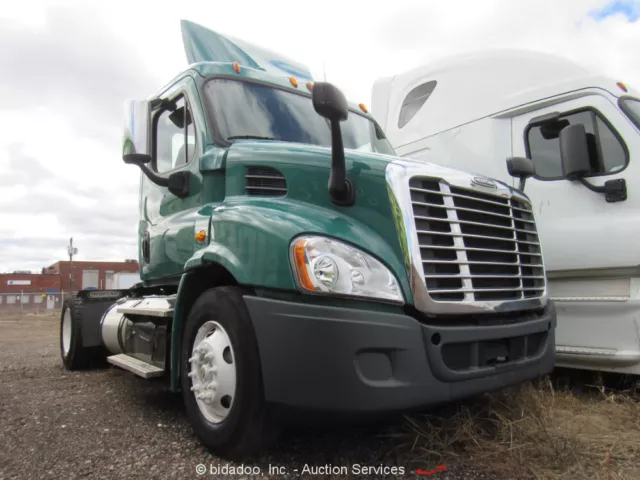 2015 Freightliner Cascadia 113 S/A Truck Tractor Day Cab Cummins -Parts/Repair