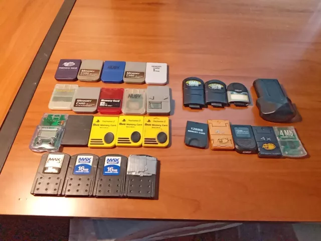 *UNTESTED* HUGE Lot of 28 Third-Party Memory Cards (PS1 PS2 Gamecube...) *AS-IS*