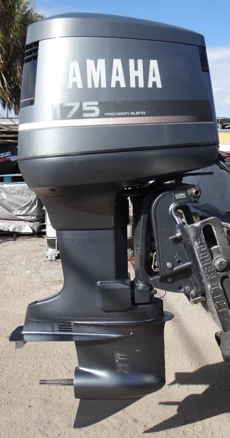 1990 Yamaha 175 HP 2-Stroke Carbureted 20" Outboard Motor
