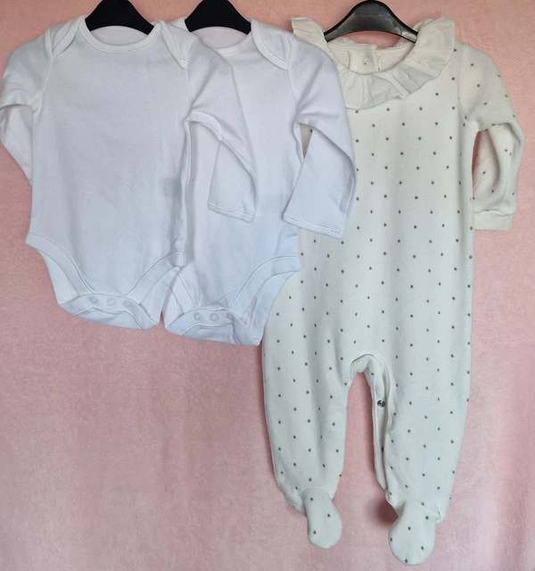 Pacchetto abiti unisex per bambini età 6-9 mesi. Nuovo. Marche miste.