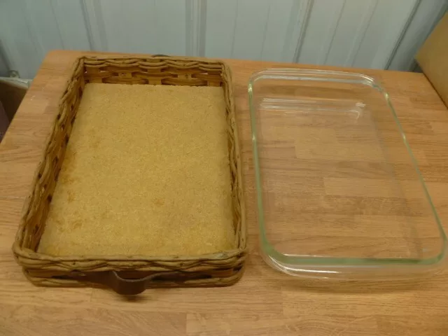 PYREX 233-N Wicker Casserole Holder Carrier Leather Handles 9"X13" With Bakedish