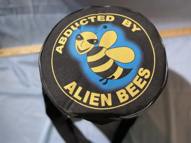 Paul C Buff Alien Bees B800 320 WS with Case Dome and Reflector Never Used