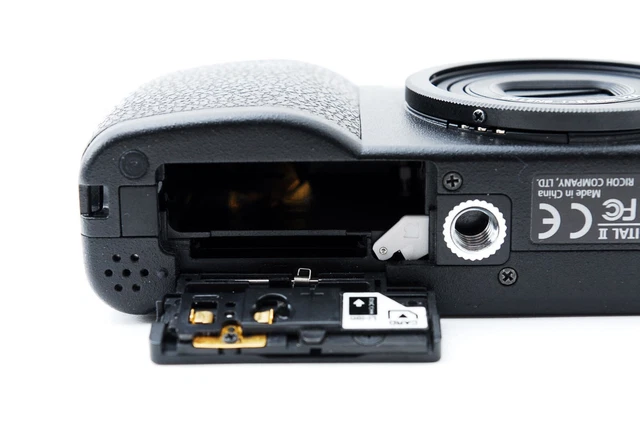 Ricoh GR Digital II 10.1MP Digital Camera [1509 Shots] [Excellent+++] From JAPAN 2