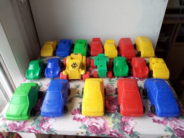 Jouets Anciens et Véhicules Miniatures occasion vintage jaune en plastique formica bakelite plexiglass à La Roche sur Yon