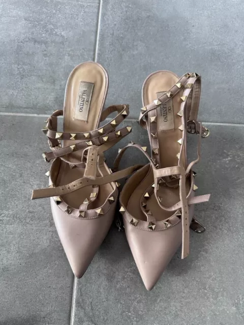 WOMENS Valentino Beige Leather Rockstud Pointed Toe Ankle Strap Sandals SIZE 41