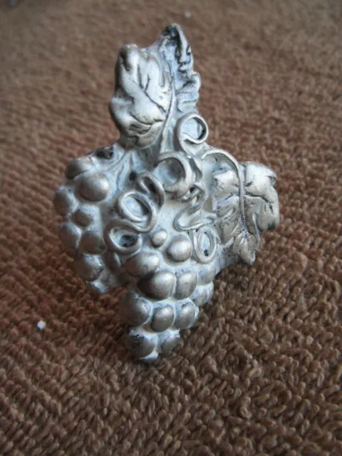 Anne At Home Grape Cluster Pewter / White Wash Cabinet Door Drawer Pull Knob