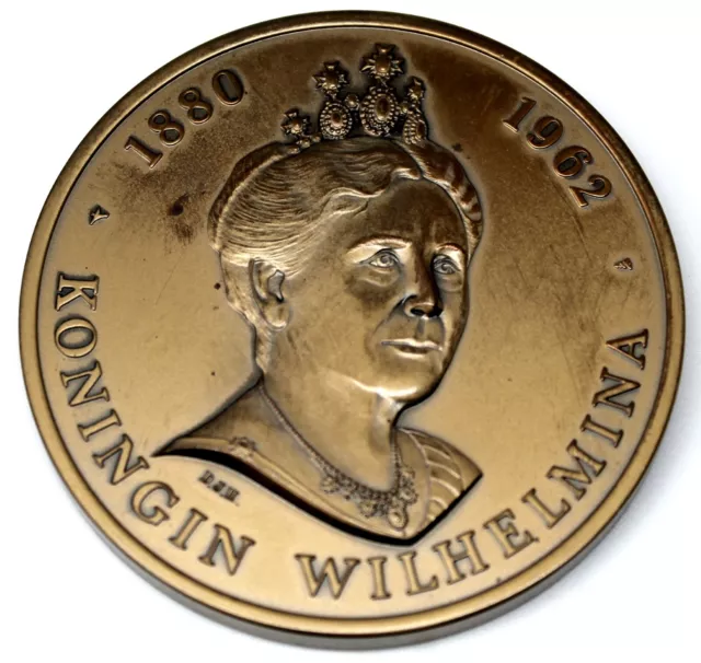 NETHERLANDS, QUEEN WILHELMINA 1880-1962 UNC Medal 60mm 120g Bronze. B14