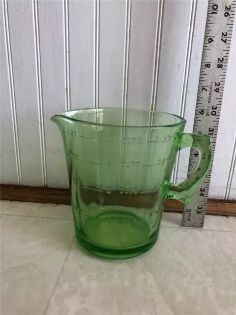 Vintage A&J Hazel Atlas 4 Cup 1 Quart Measuring Green Depression Uranium Glass