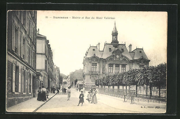 CPA Suresnes, Mairie et Rue du Mont Valérien