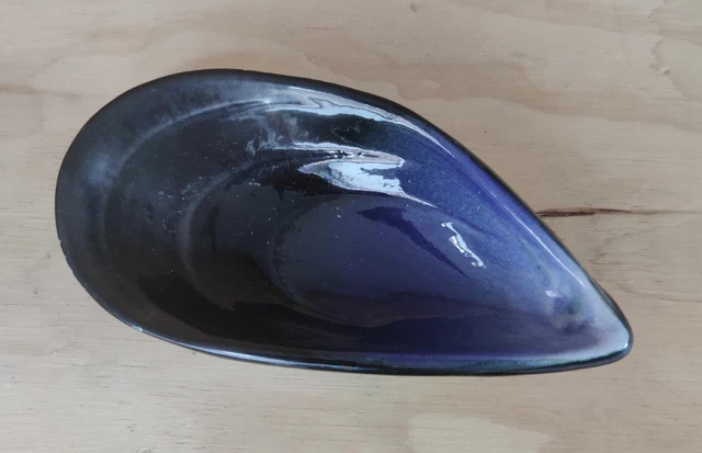 Coupelle En émaux De Limoges Bleu Noir Avec Cristaux - Pièce Artisanale Signée, En Cuivre, Occasion Bon état