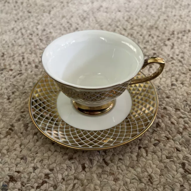 Ciroa Luxe LATTICE GOLD Lattis Gold Footed Teacup Cup And Saucer