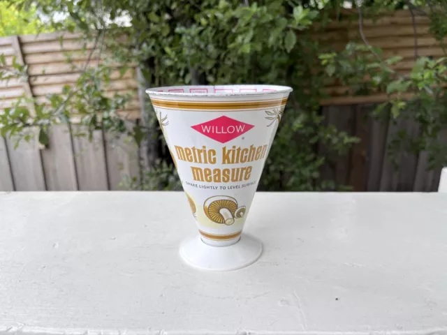 Vintage Retro Willow Tin Metric Kitchen Measure Cup Cone