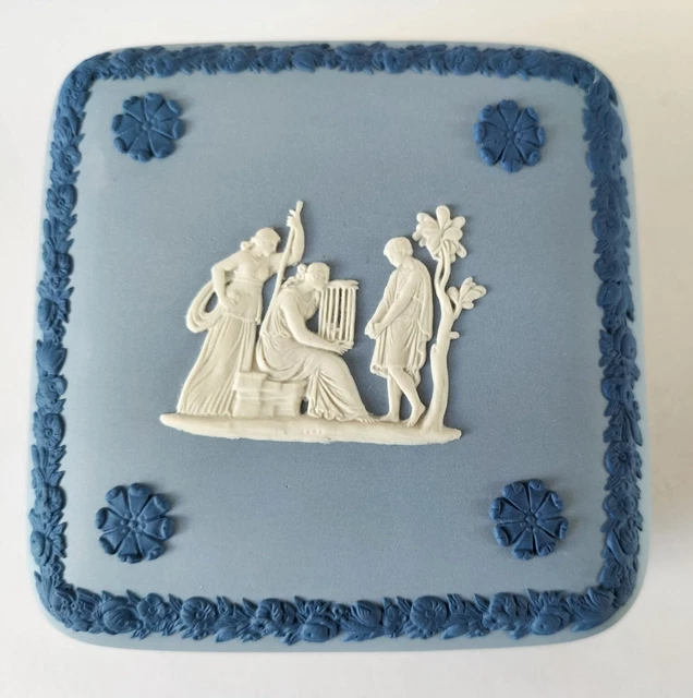 Wedgwood Tri Colour Jaspis Schmuck Box Gruppe mit Käfig
