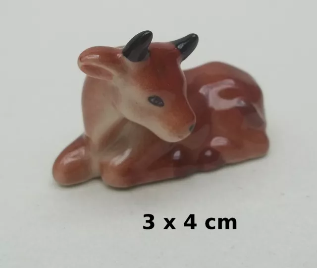 petit veau en céramique, miniature de collection, koe, kow, bébé vache, B1-08