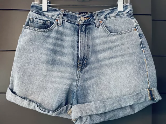 BDG Urban Outfitters Mom High Rise Denim Shorts Size 29 Cuffed Medium Wash