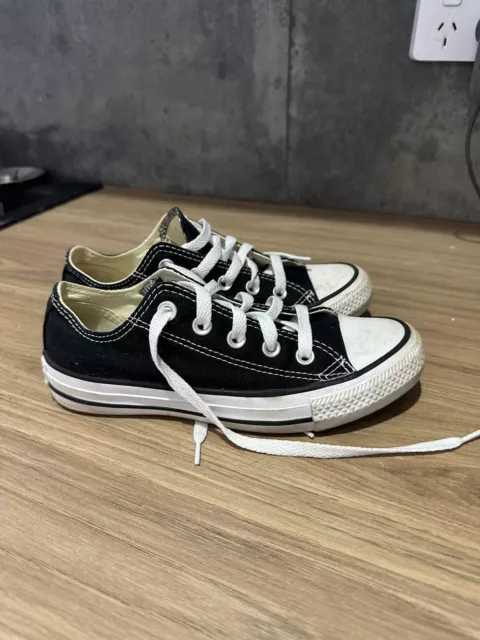 Converse Unisex Chuck Taylor All Star Low Top Sneakers - Black - Woman’s Size 5