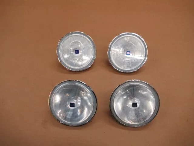 Lampade spot Hella Rallye 3000, set di 4, ricambi auto rally ideali.