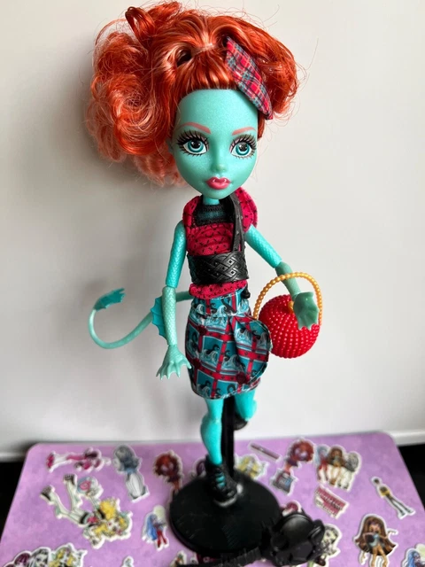 B#6 Monster High Lorna McNessie con accessori autentici ex condizioni