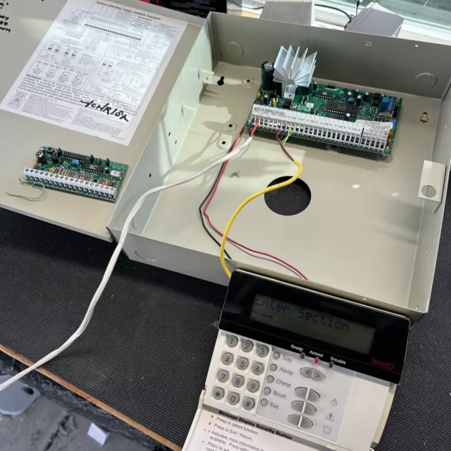 DSC 5010 Alarm Control/keypads