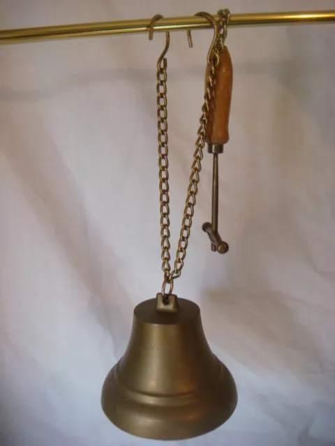 Campana Antigua Con Martillo En Bronce (#) 2