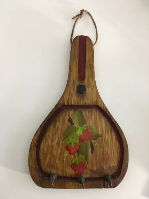 VTG Key Holder 3 Hooks Wooden Wall Hanger Kitchen Decor Strawberries  11X7X1" Y