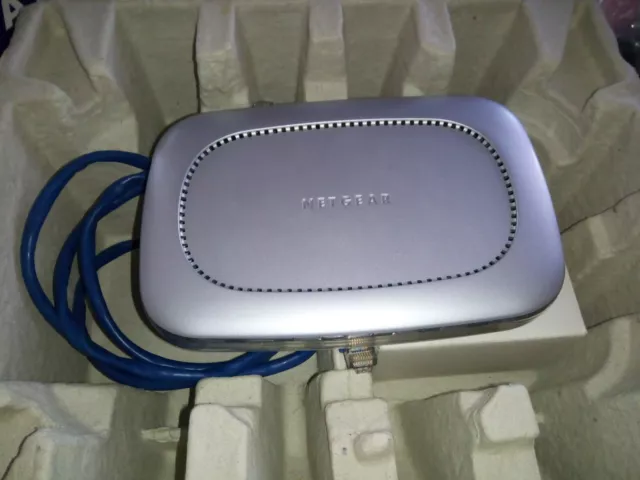 NETGEAR - Cable / DSL Web Safe Router Gateway / Routeur RP614v2 + CD Driver 2