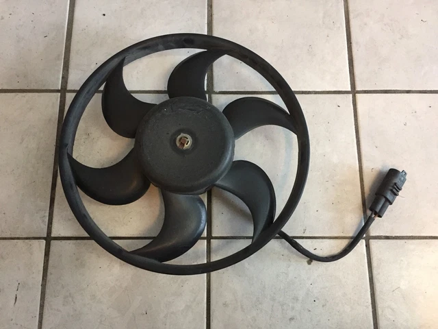 Ventilateur Moteur 12V - Pour Moto, ATV, Kart 150-250cc - 15W - Dimensions 116x116mm - Noir