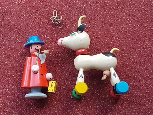 FIGURINE GOULA BOIS peint ressort FILLETTE tenant une FLEUR à la main 1970 EM EUR 2,00 - FR