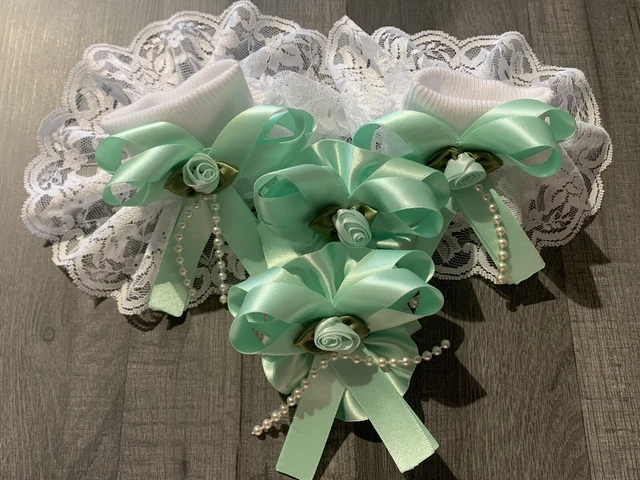 Calze scuola romane/spagnole Frilly taglia 9-12 con fiocco in perfette condizioni e 2 clip per capelli