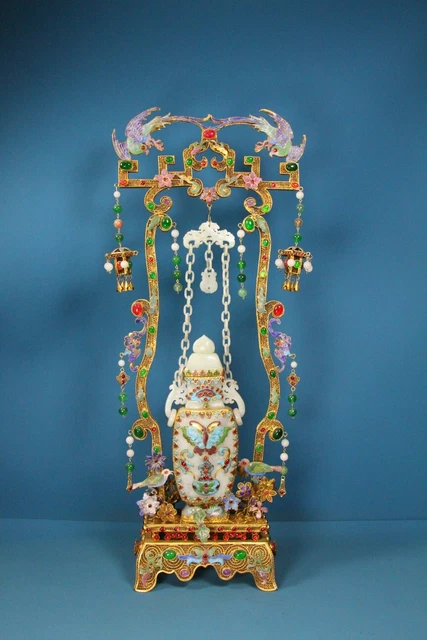 Chinese Exquisite Handmade Gilt Inlaid Gemstone Hetian Jade Chain Bottle