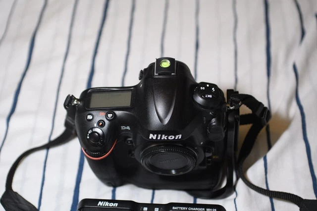 Top Mint Nikon D4 - 16.2MP FX DSLR, Shutter count 12,478. US version 2