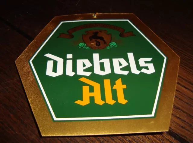 Zapfhahnschild der Brauerei Diebels Alt