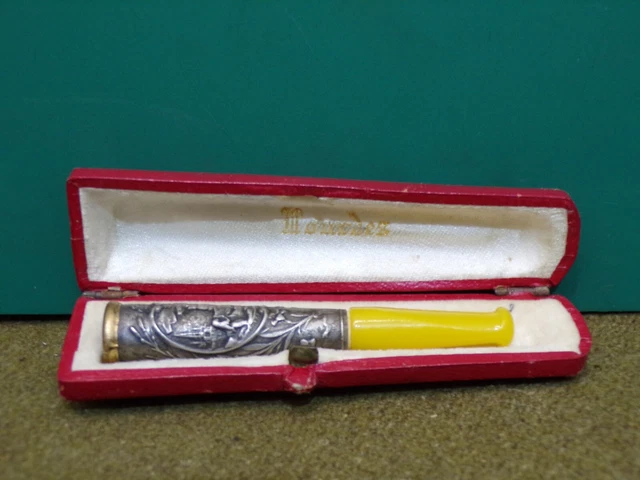 is it bad to smoke cigarettes around dogs Most people don't know that their pets can get sick from nicotine and  secondhand smoke/vaping aerosol. Protect your pup, guard your gecko, and  keep your kitty safe. Our pets trust us to