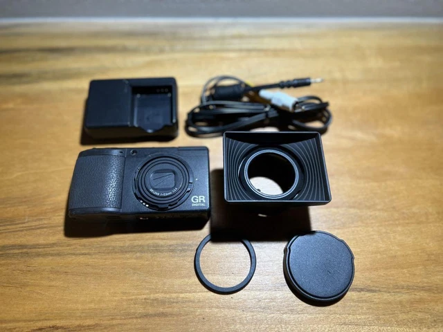 Ricoh GR DIGITAL II Digital Camera 10.1MP Works fine With Box From Japan