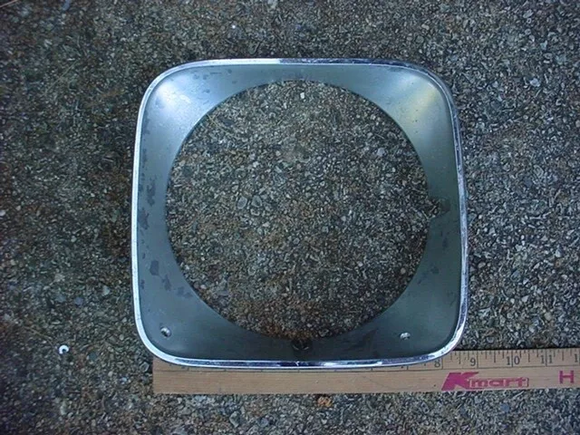 GM 71 72 CHEVROLET MONTE CARLO right HEADLIGHT TRIM BEZEL CHEVY