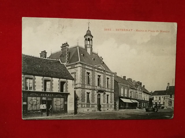 CPA 51 EXTERNAY - Town Hall and Market Place