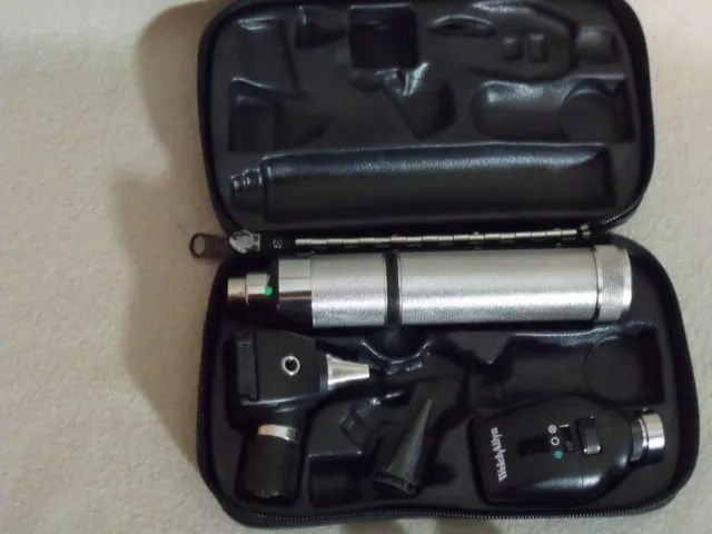 Welch Allyn Coaxial Opthalmoscope/Diagnostic Otoscope Set w/Handle & Case