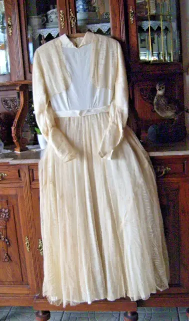 Antikes Braut oder Abendkleid