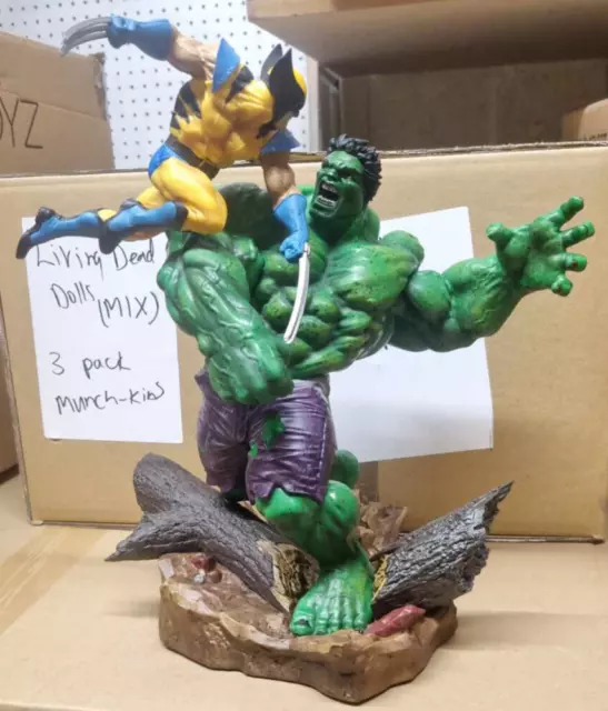 The Avengers Hulk Vs Wolverine Maquette Statue 31cm Action Figure 2