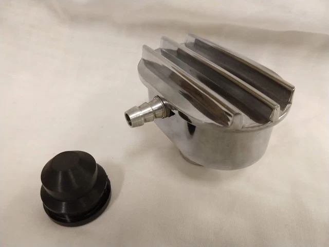 Pcv Valve Kit Finned Oval Polished Aluminum Valve Cover Breather & PCV Valve Combo Nostalgia E - Foto 2