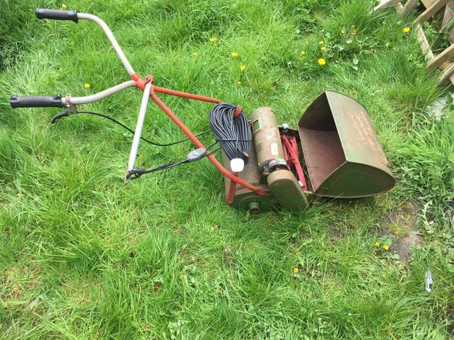 QUALCAST PANTHER 30 Hand Push Mower 28.00 PicClick UK