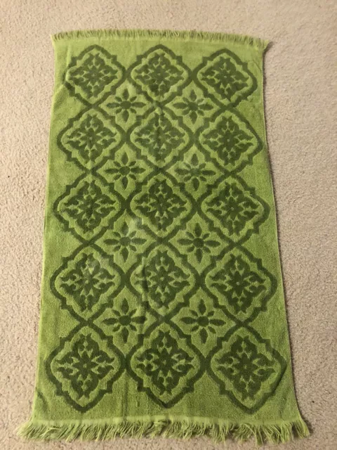 Vintage  2-Tone GREEN Cotton Sculpted Fringed Bath Towel 40 x 22 REVERSIBLE