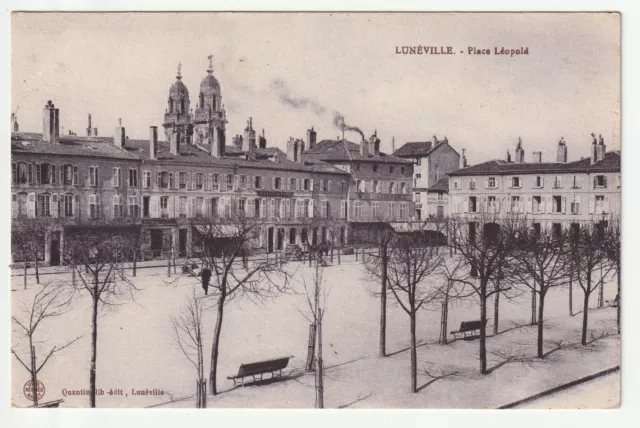 LUNEVILLE - Meurthe et Moselle - CPA 54 - la Place Léopold