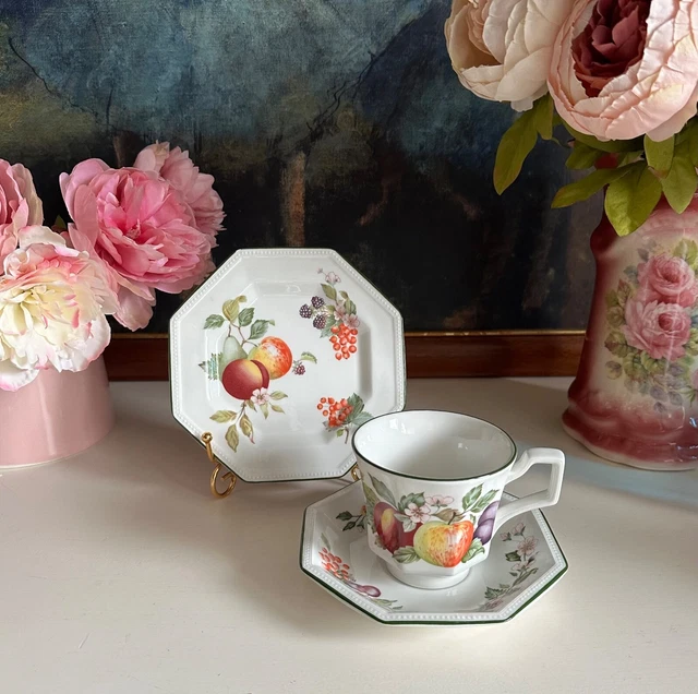 LOVELY VINTAGE JOHNSON Brothers England 