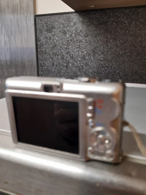Canon PowerShot Digital IXUS 55  5.0MP Camera untested