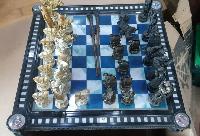Harry Potter - Jeu d'échecs de luxe - Les maisons de Poudlard Quidditch - Pour 2 joueurs à partir de 10 ans