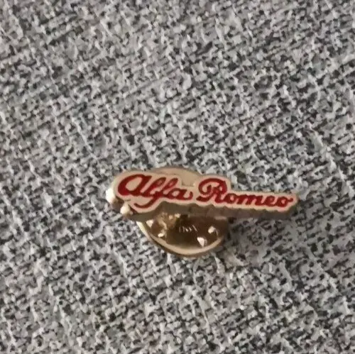 Alfa Romeo  Pin neuwertig